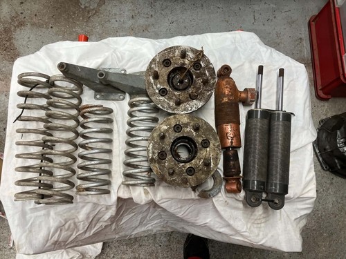 Lotus 61 front hubs - front,